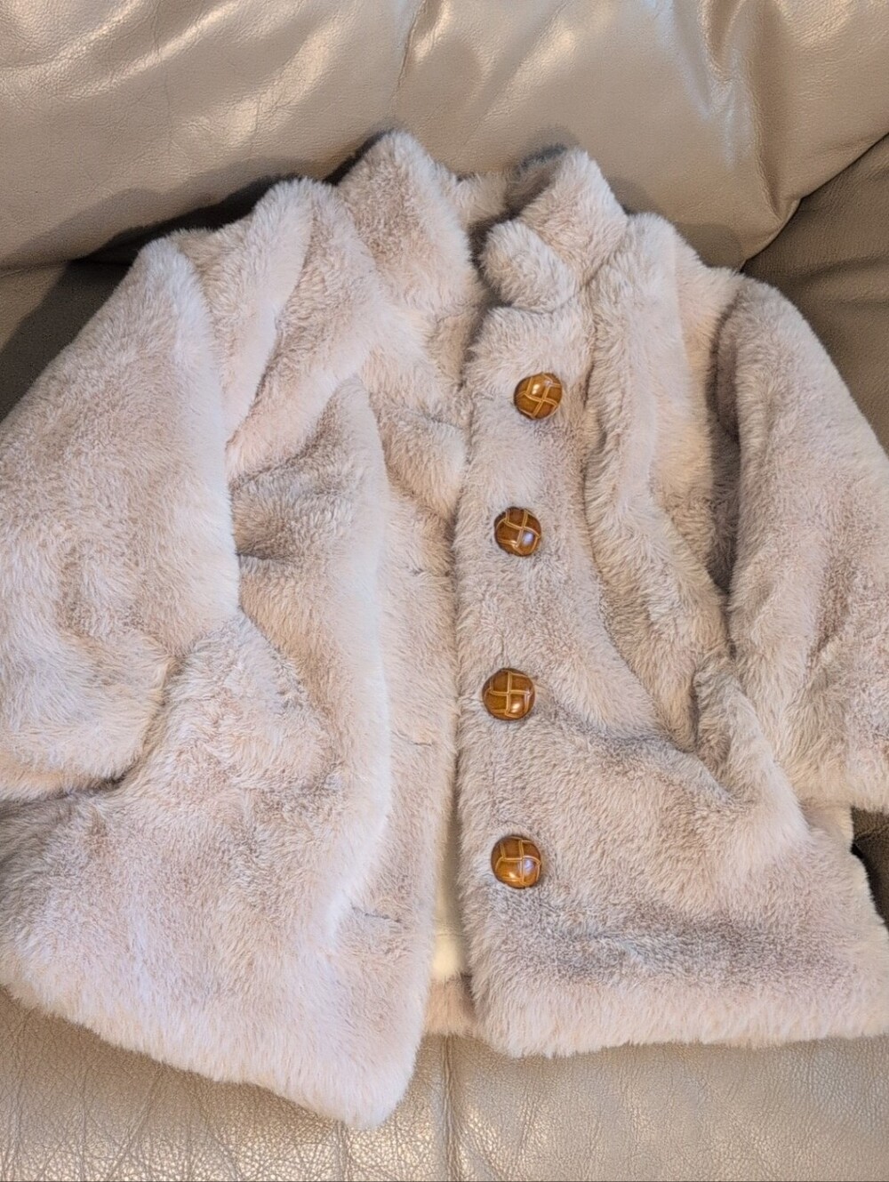 Plush Faux-Fur Coat in Light Beige with Wood Buttons And Pockets Size 4Y